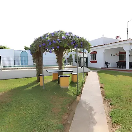 Chalet Con Piscina Privada Y Zona De Barbacoa *